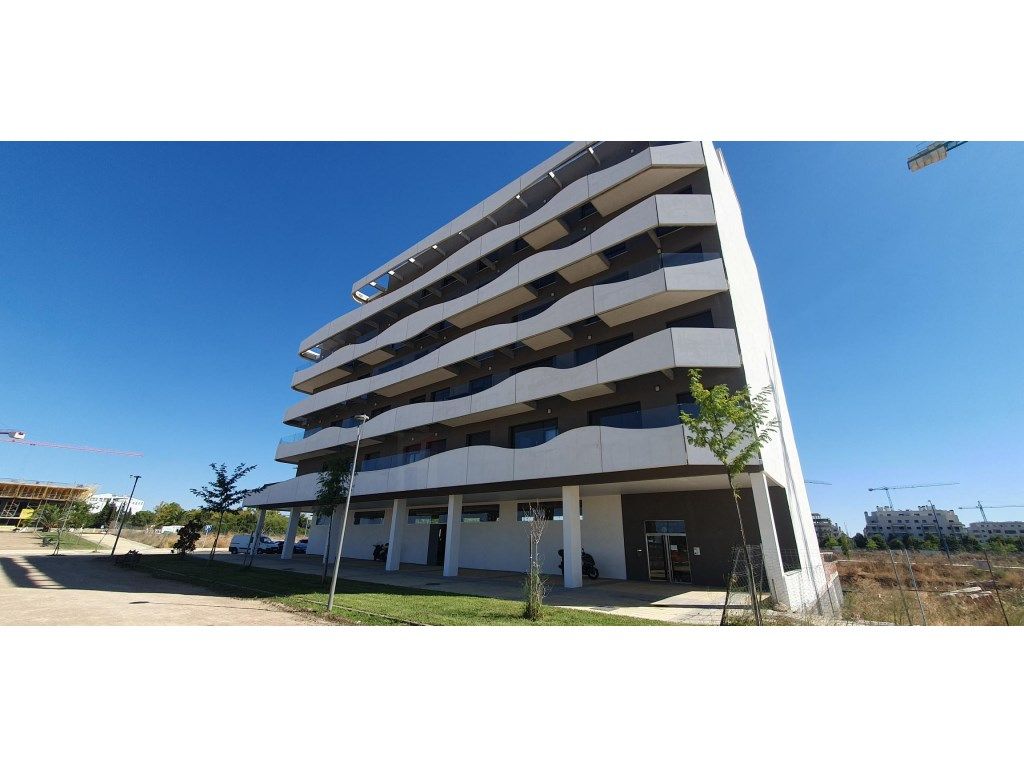 Study to rent in Calle Matilde Tagle, Avenida Elvas