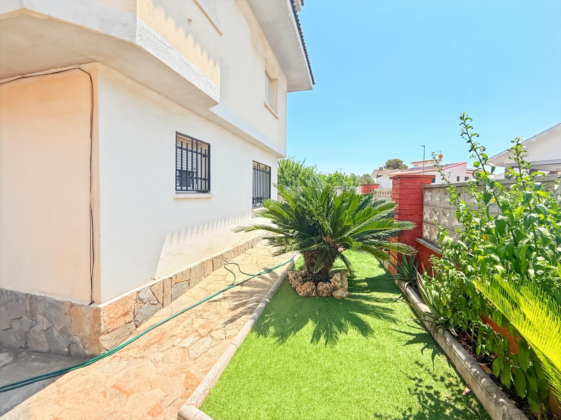 Exterior view of House or chalet for sale in Abrera  with Air Conditioner and Terrace