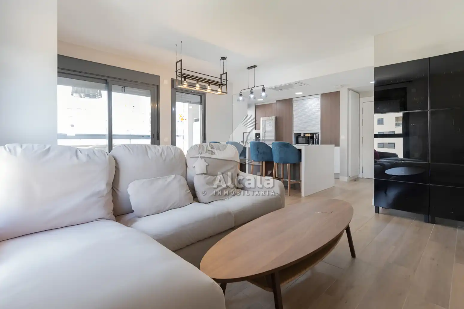 Sala d'estar de Àtic en venda en Rivas-Vaciamadrid amb Aire condicionat, Calefacció i Jardí privat