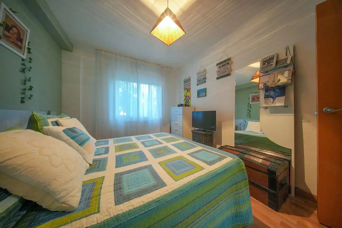 Habitación de Planta baja en venta en Móstoles con Calefacción, Jardín privado y Terraza