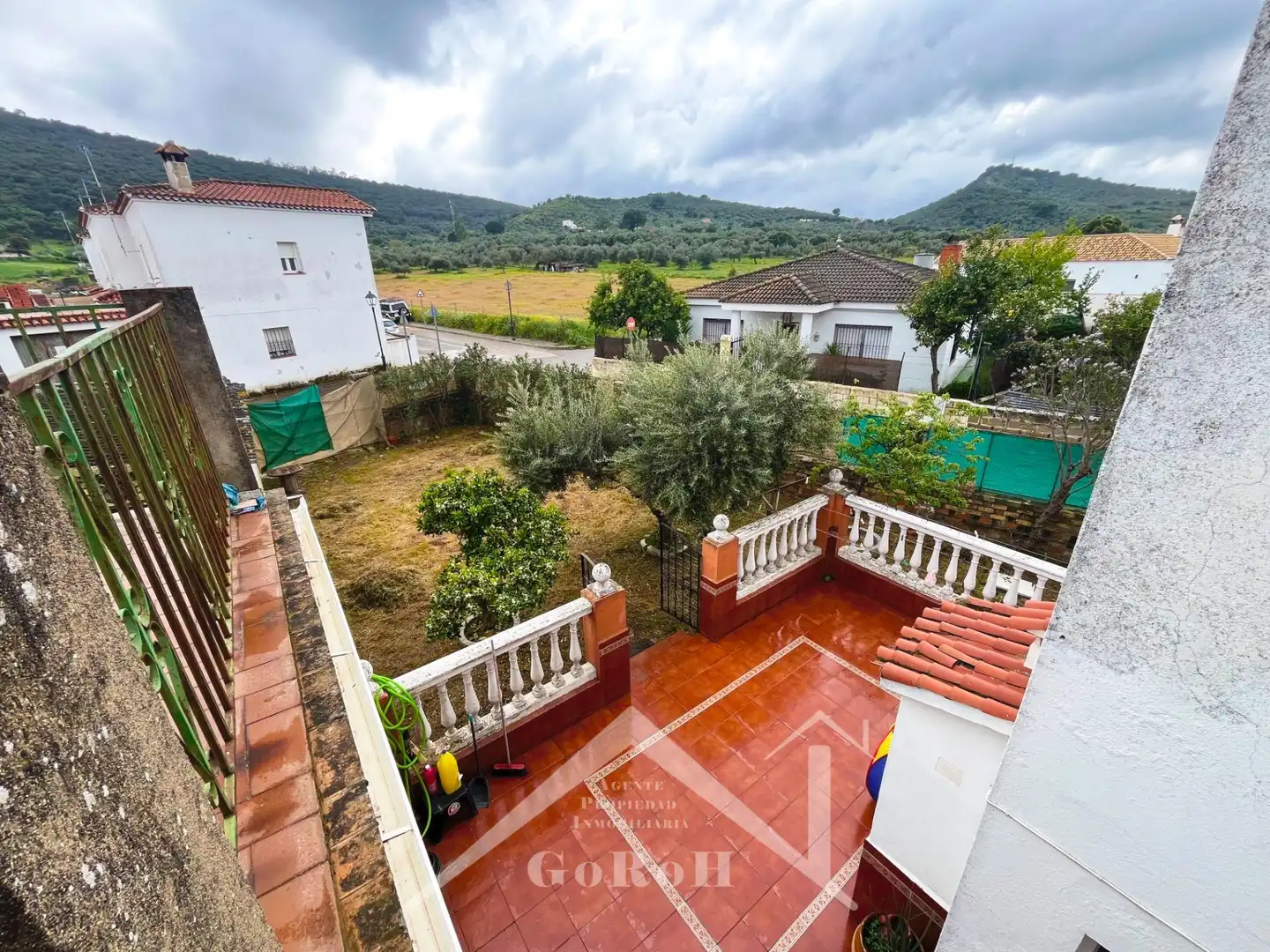 Jardí de Casa o xalet en venda en Almadén de la Plata amb Jardí privat, Terrassa i Traster