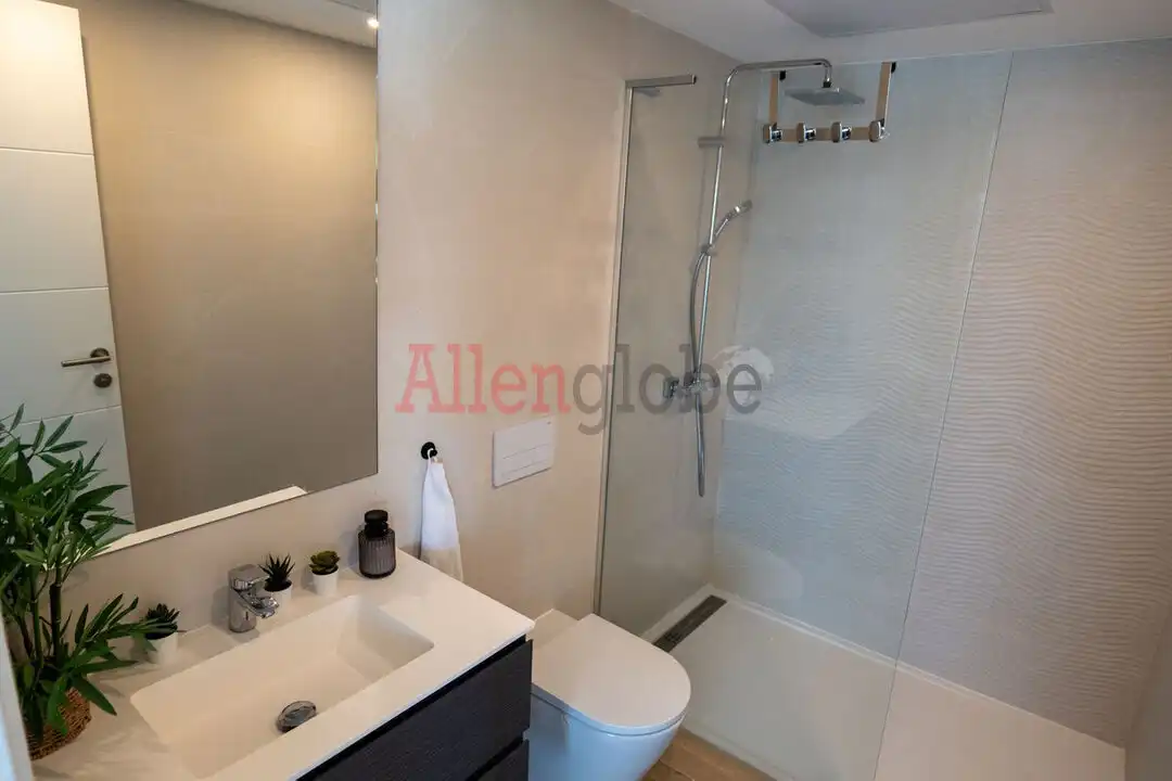 Baño de Ático en venta en Estepona con Aire acondicionado, Calefacción y Jardín privado