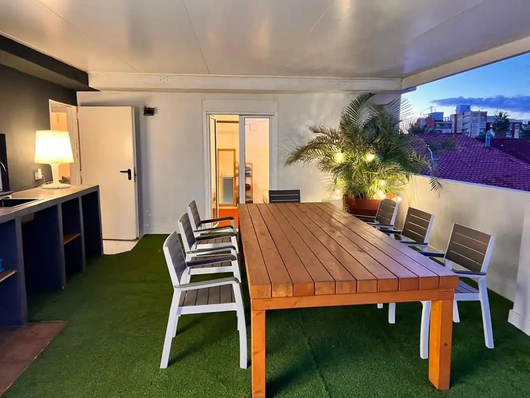 Casa amb terrassa en venda a C/ d'Eugènia Viñes