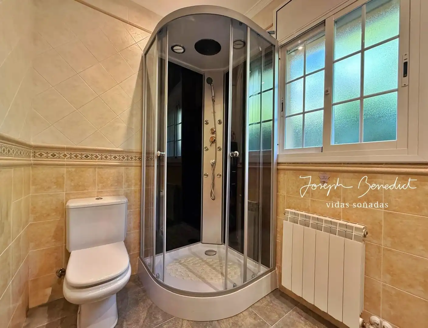 Bathroom of Houses for sale in Begues  with Air Conditioner, Heating and Private garden