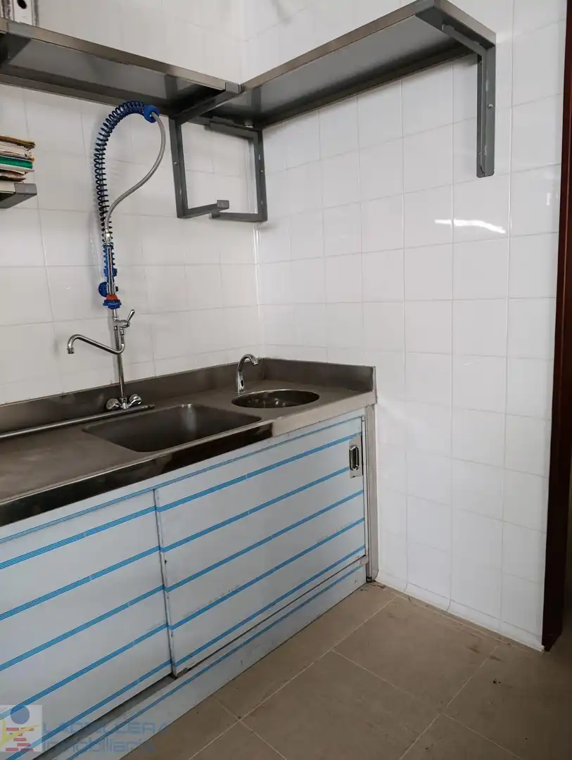 Cocina de Local en venta en San Fernando con Aire acondicionado
