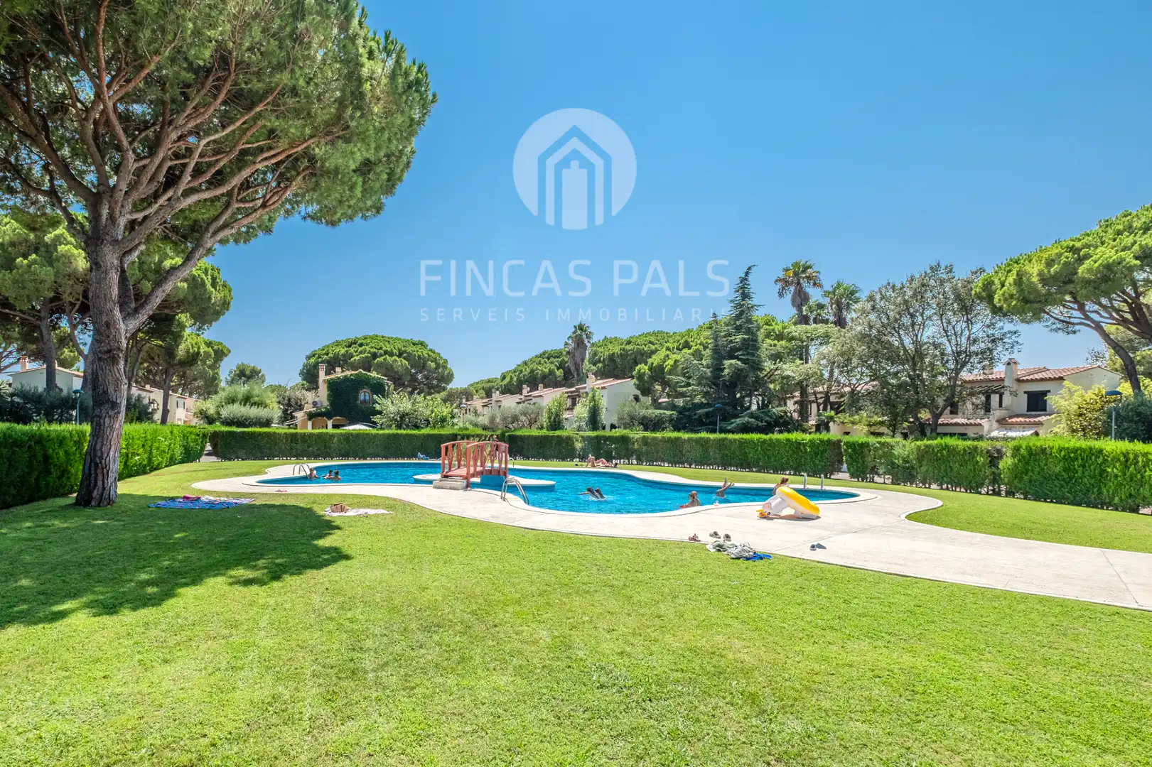 Piscina de Casa adosada en venda en Pals amb Aire condicionat, Calefacció i Jardí privat