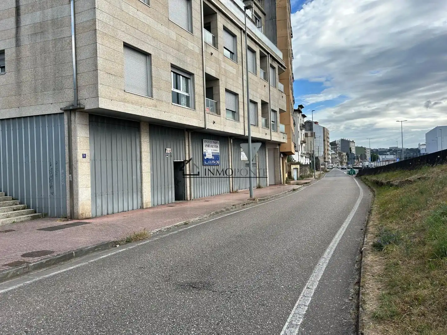 Vista exterior de Local de lloguer en Pontevedra Capital 
