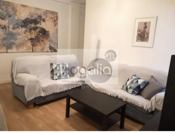 Sala d'estar de Pis de lloguer en  Sevilla Capital amb Aire condicionat i Moblat