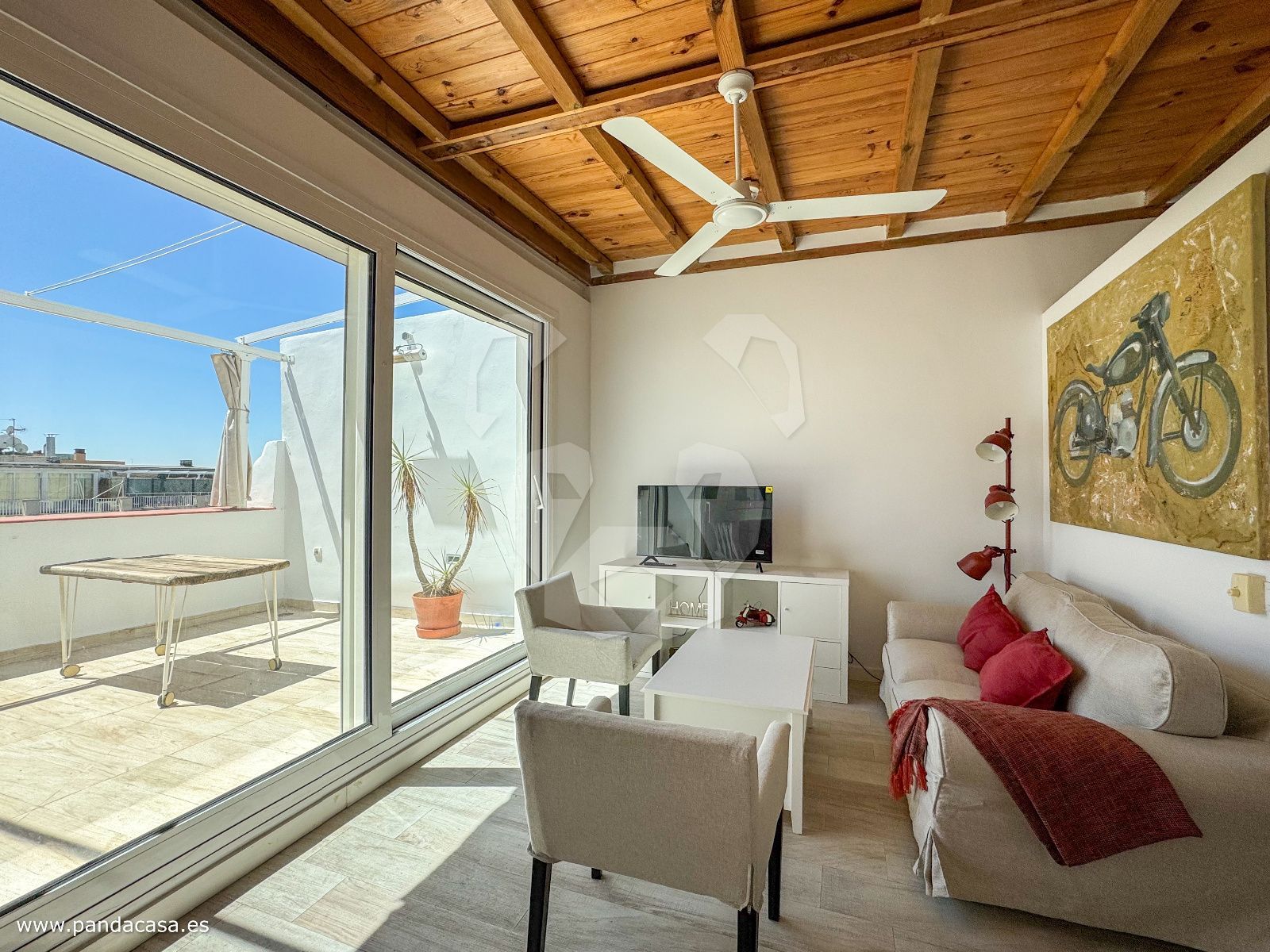 Sala de estar de Piso de alquiler en  Madrid Capital con Aire acondicionado, Calefacción y Terraza