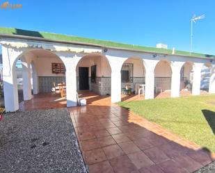 Jardí de Casa o xalet en venda en Rota amb Aire condicionat, Terrassa i Traster