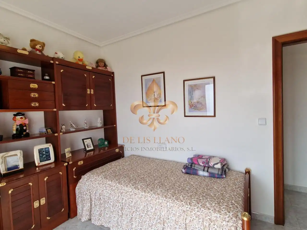 Habitación de Piso en venta en Oia con Calefacción, Terraza y Amueblado