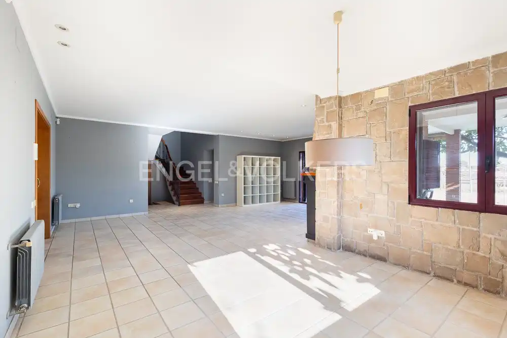 Houses for sale in La Pobla de Vallbona  with Air Conditioner, Heating and Private garden