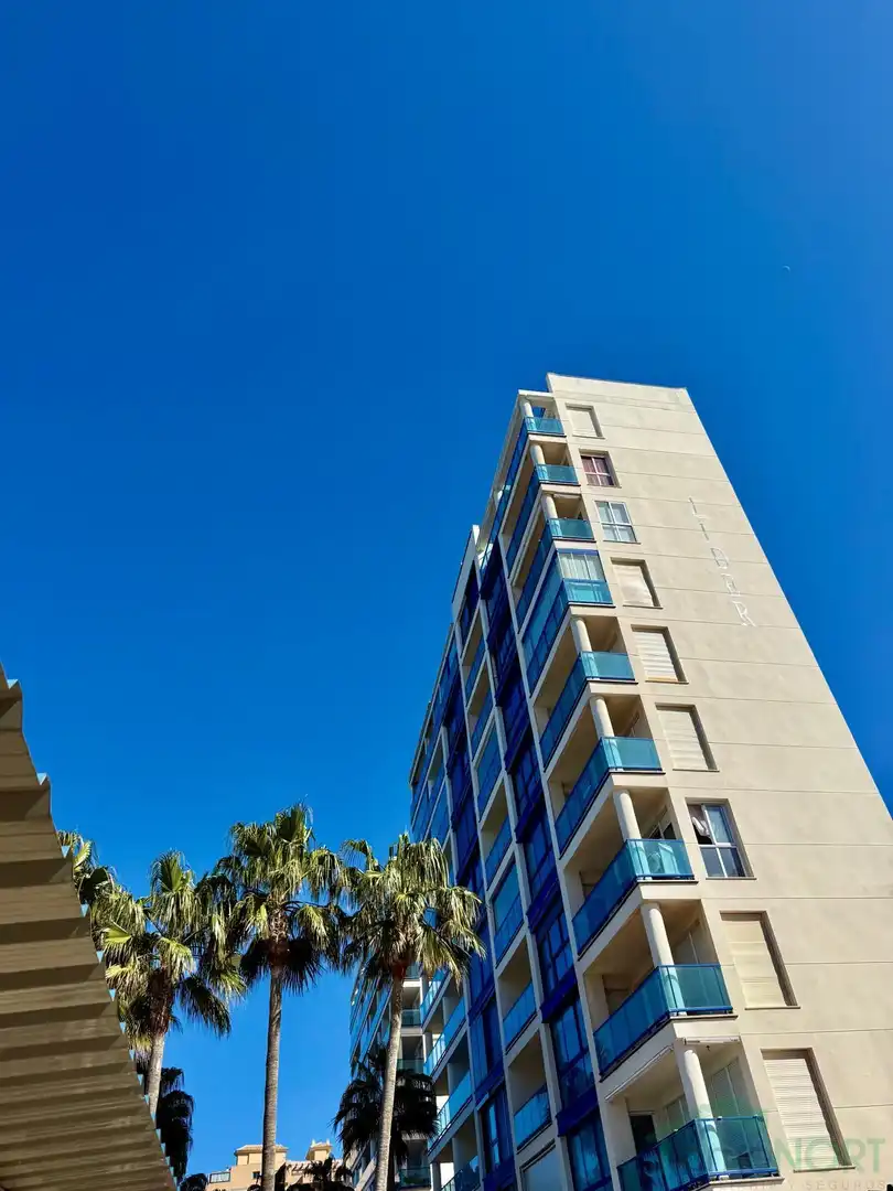 Außenansicht von Dachboden zum Verkauf in La Manga del Mar Menor mit Terrasse, Möbliert und Gemeinschaftspool