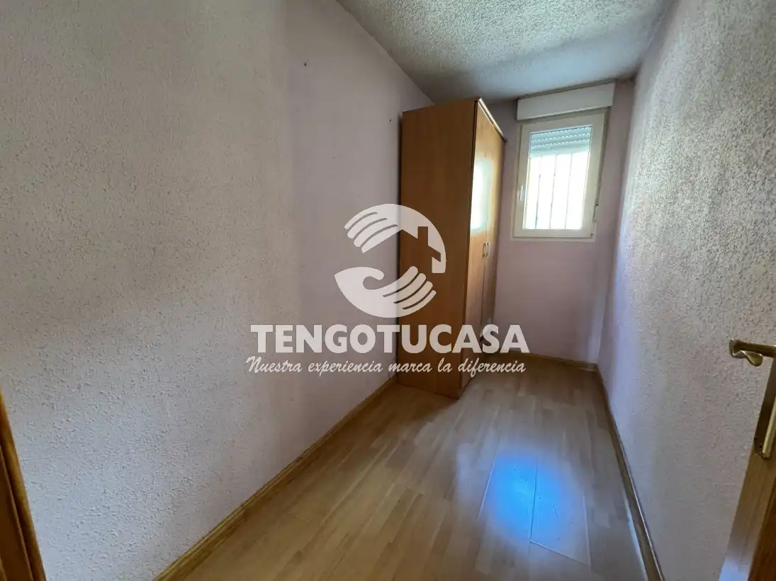 Habitación de Piso en venta en Madrid con Calefacción, Trastero y Horno