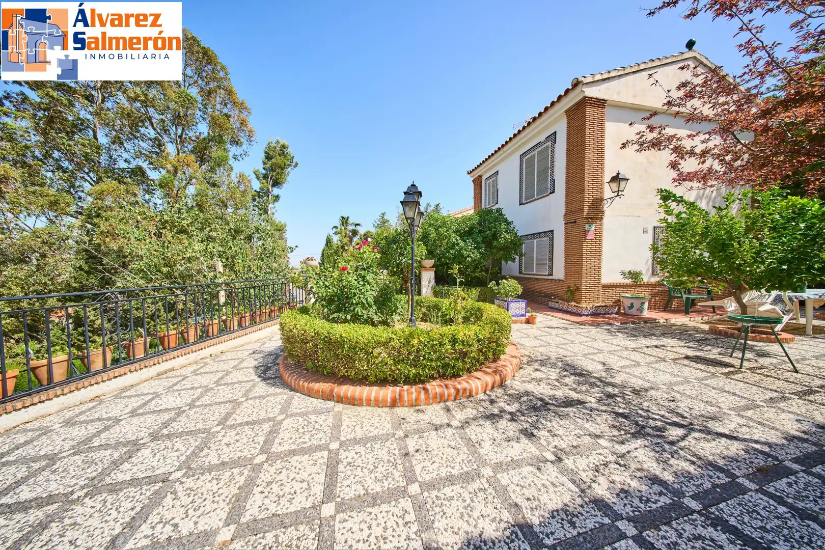 Vista exterior de Casa o chalet en venta en Villa de Otura con Jardín privado y Terraza