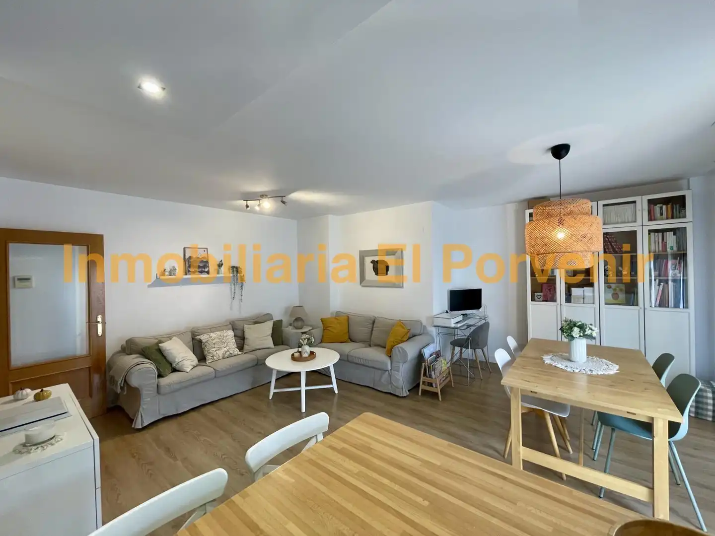 Wohnzimmer von Wohnung zum Verkauf in Torrent mit Klimaanlage, Heizung und Balkon