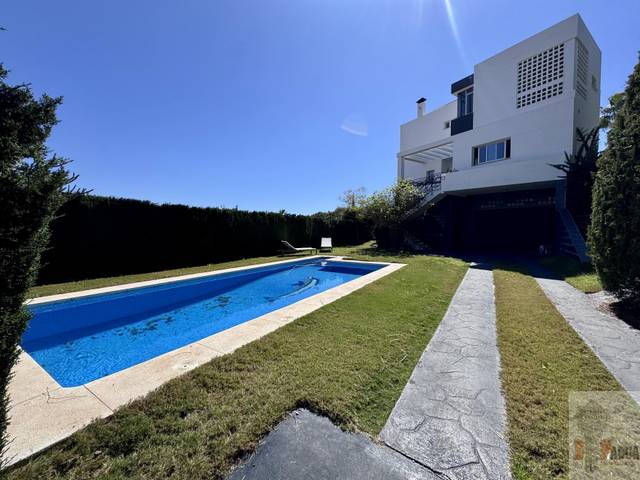 Casa-chalet en Venta en Cerrado de Calderón - Hacienda Paredes