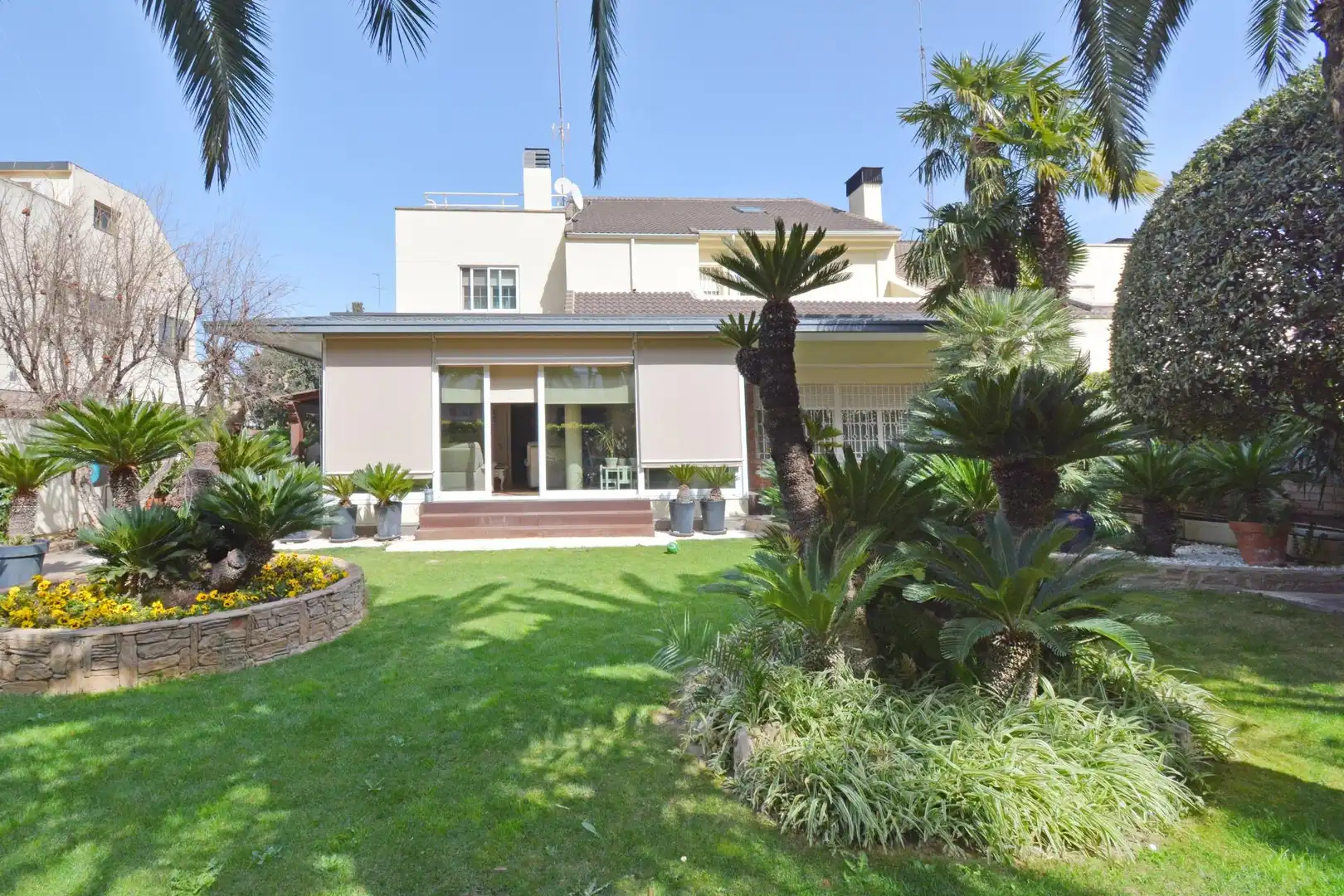 Villa mit Pool zum Verkauf in Calle PAVAROTTI. LUCIANO