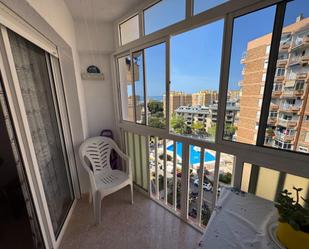 Dormitori de Apartament de lloguer en Benalmádena amb Aire condicionat, Jardí privat i Terrassa