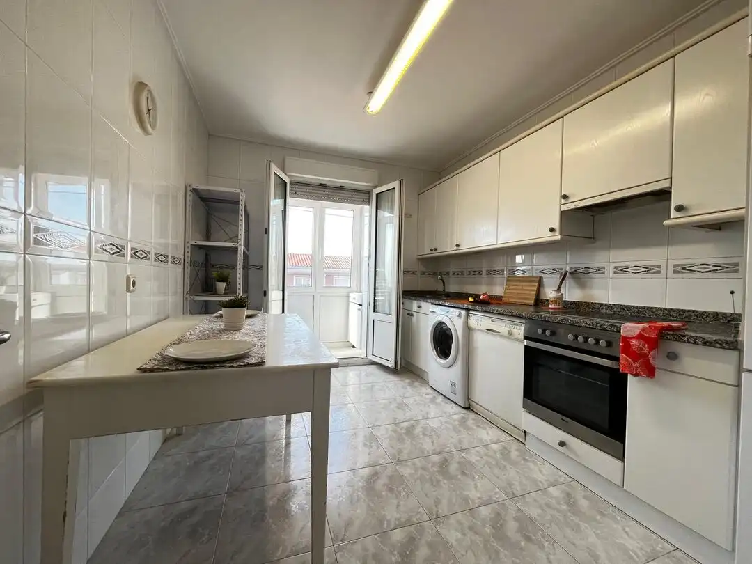 Cocina de Piso en venta en  Pamplona / Iruña con Calefacción