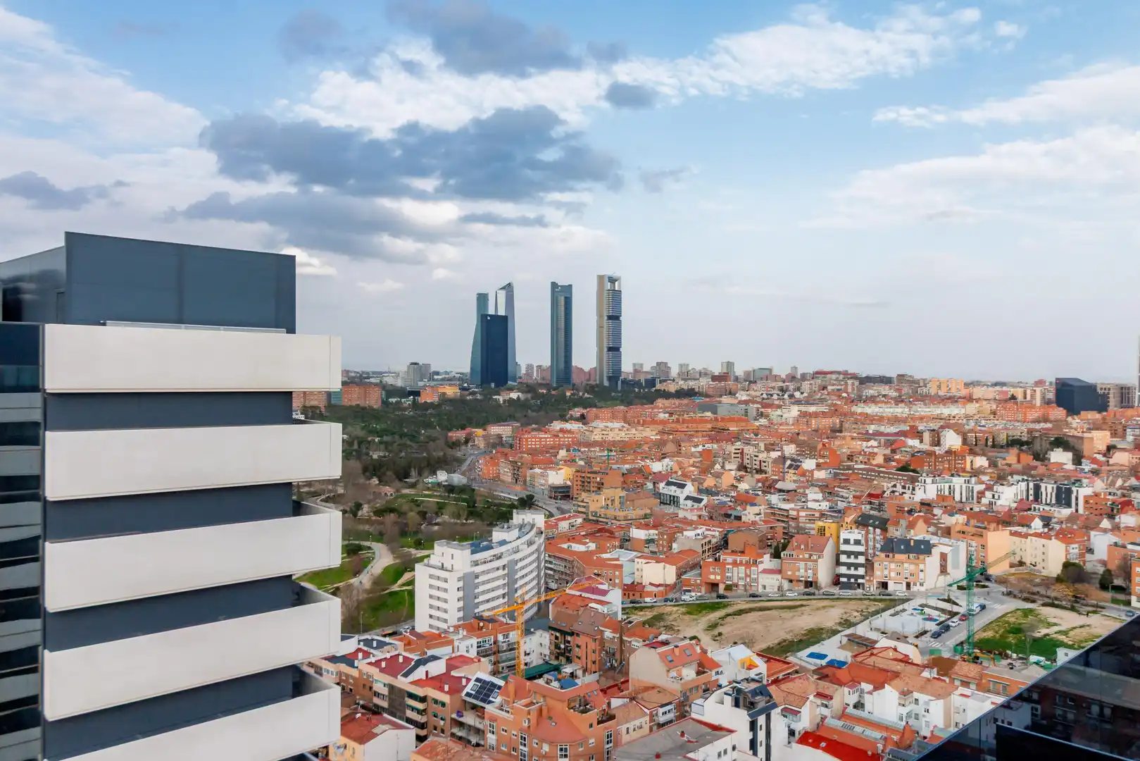 Vista exterior de Apartamento en venta en Madrid con Calefacción, Jardín privado y Piscina comunitaria
