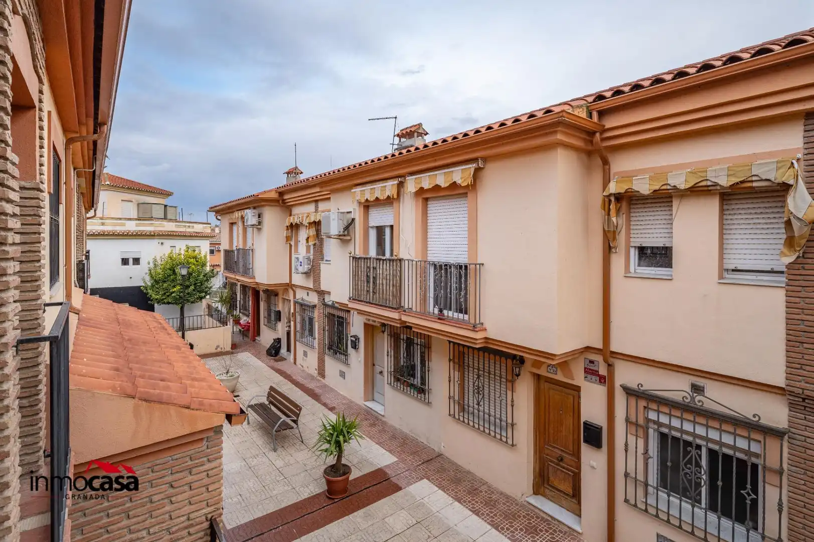 Exterior view of Detached homes for sale in Las Gabias  with Air Conditioner and Balcony