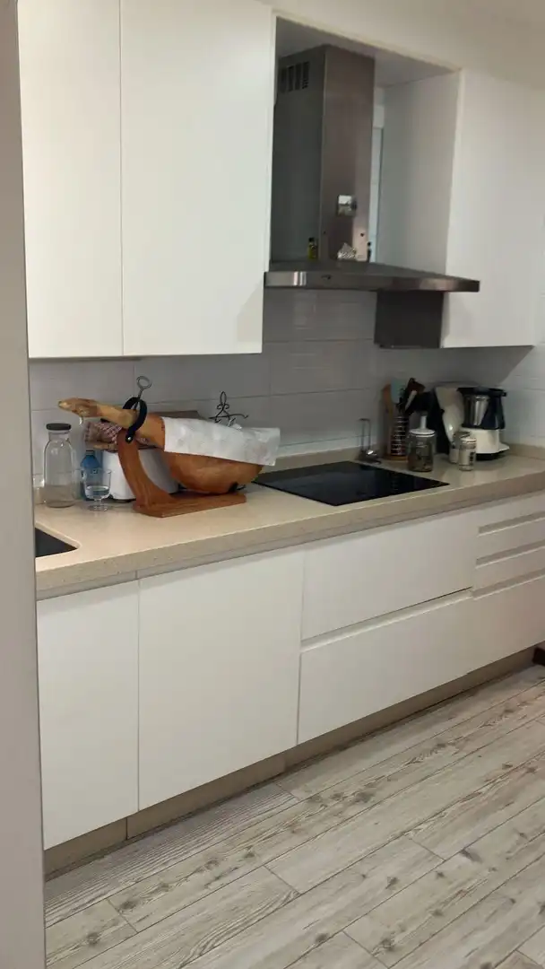 Cocina de Apartamento en venta en Vigo  con Trastero y Balcón