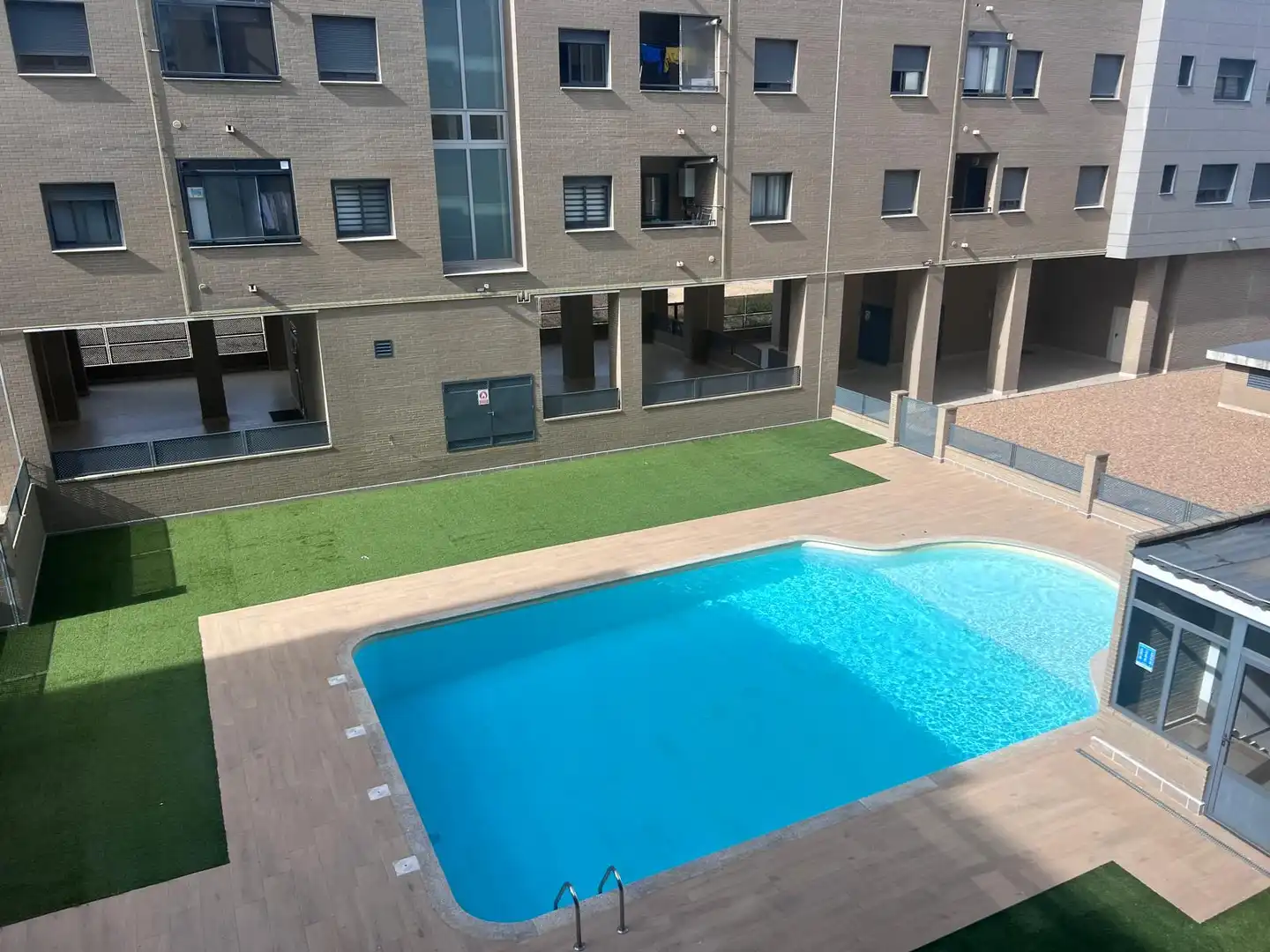 Schwimmbecken von Wohnung zum Verkauf in Cáceres Capital mit Abstellraum, Schwimmbad und Balkon