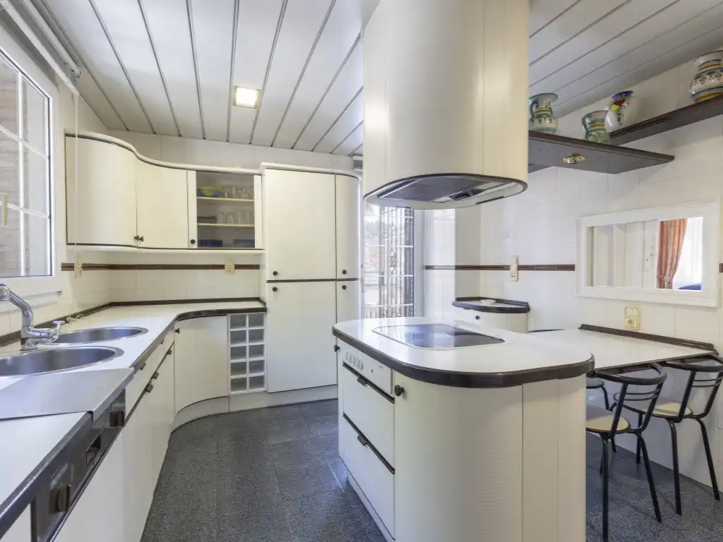 Kitchen of Houses for sale in Granada