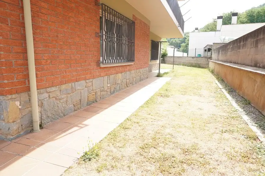Vista exterior de Casa o xalet en venda en Sant Joan Les Fonts amb Aire condicionat, Calefacció i Terrassa