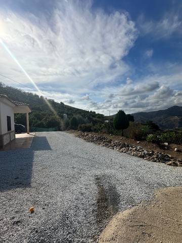 Casa-chalet en Venta en Benamargosa