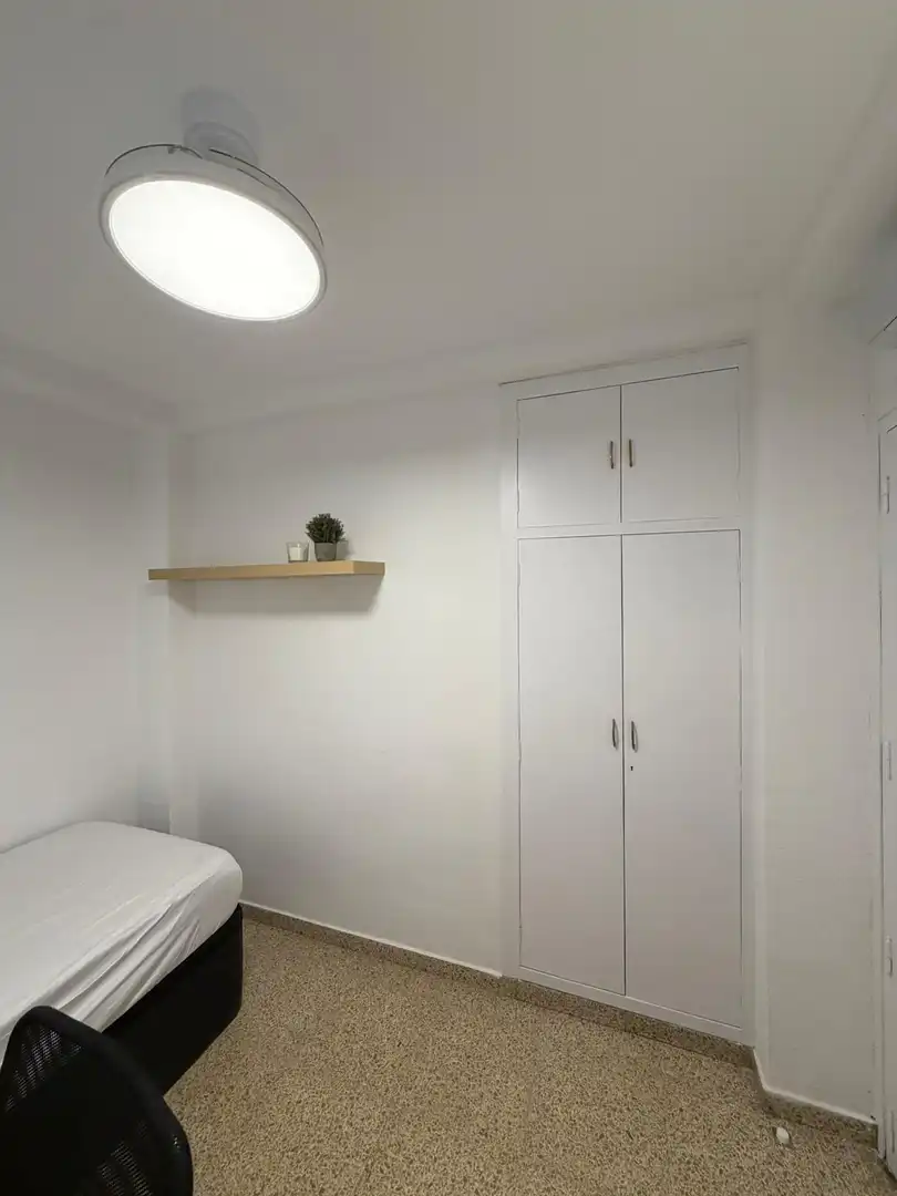 Schlafzimmer von Wohnung zur Miete in Centro
