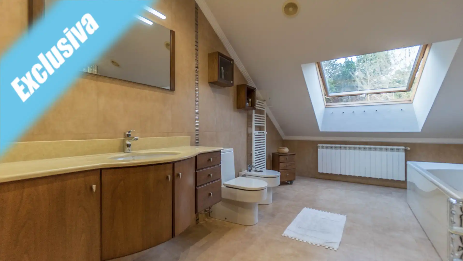 Bathroom of Houses for sale in Bárcena de Cicero  with Air Conditioner, Heating and Private garden