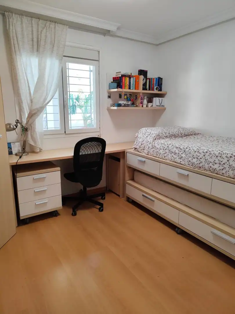 Flat with lift for sale in Calle de Josep Riquer Llobet 8, imagen 7