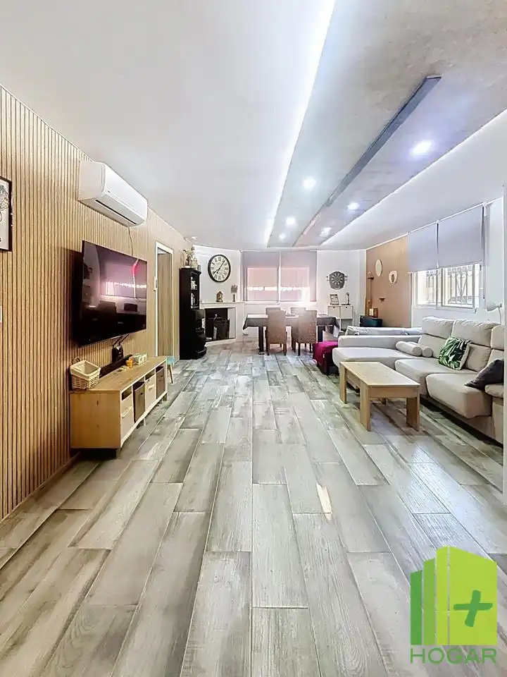 Sala d'estar de Casa o xalet en venda en La Guardia de Jaén amb Aire condicionat, Jardí privat i Terrassa