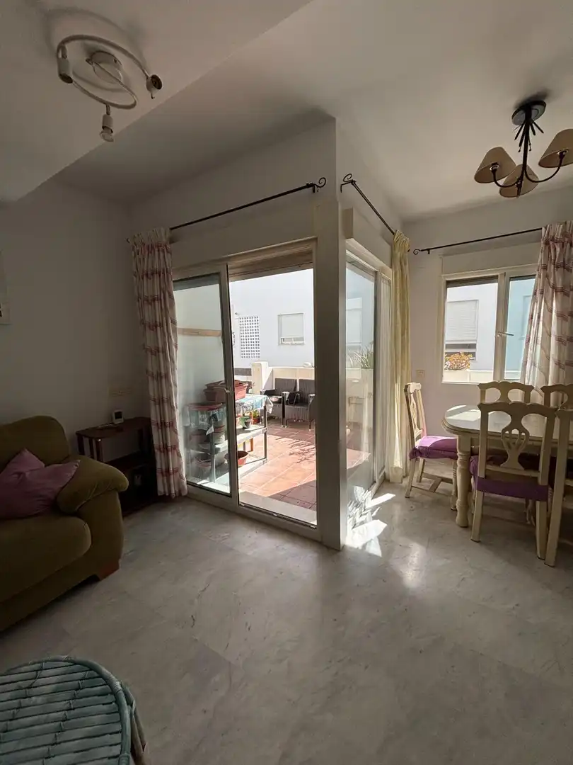 Terraza de Piso en venta en Estepona con Jardín privado y Piscina comunitaria