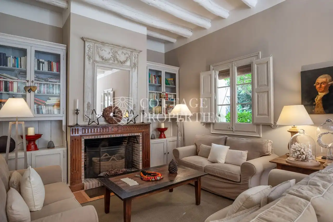 Sala de estar de Finca rústica en venta en Torroella de Fluvià con Aire acondicionado, Jardín privado y Terraza
