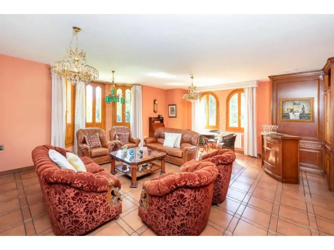 Sala d'estar de Casa o xalet en venda en Baza amb Calefacció, Jardí privat i Terrassa