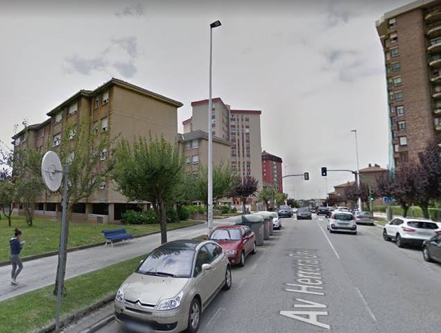 Garaje en Venta en Avenida Herrera Oria en Alisal - San Román