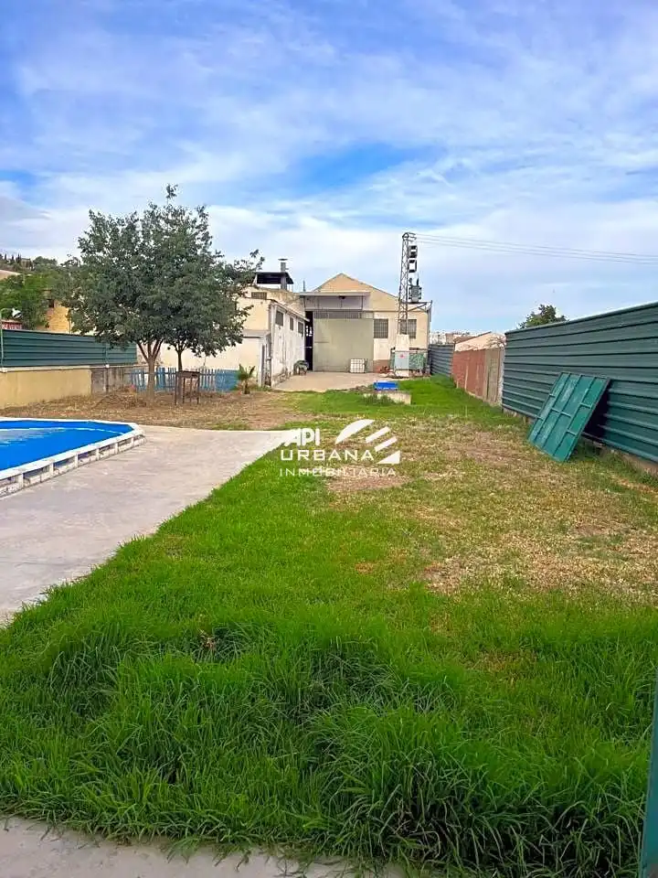 Nave industrial en venta en Lucena