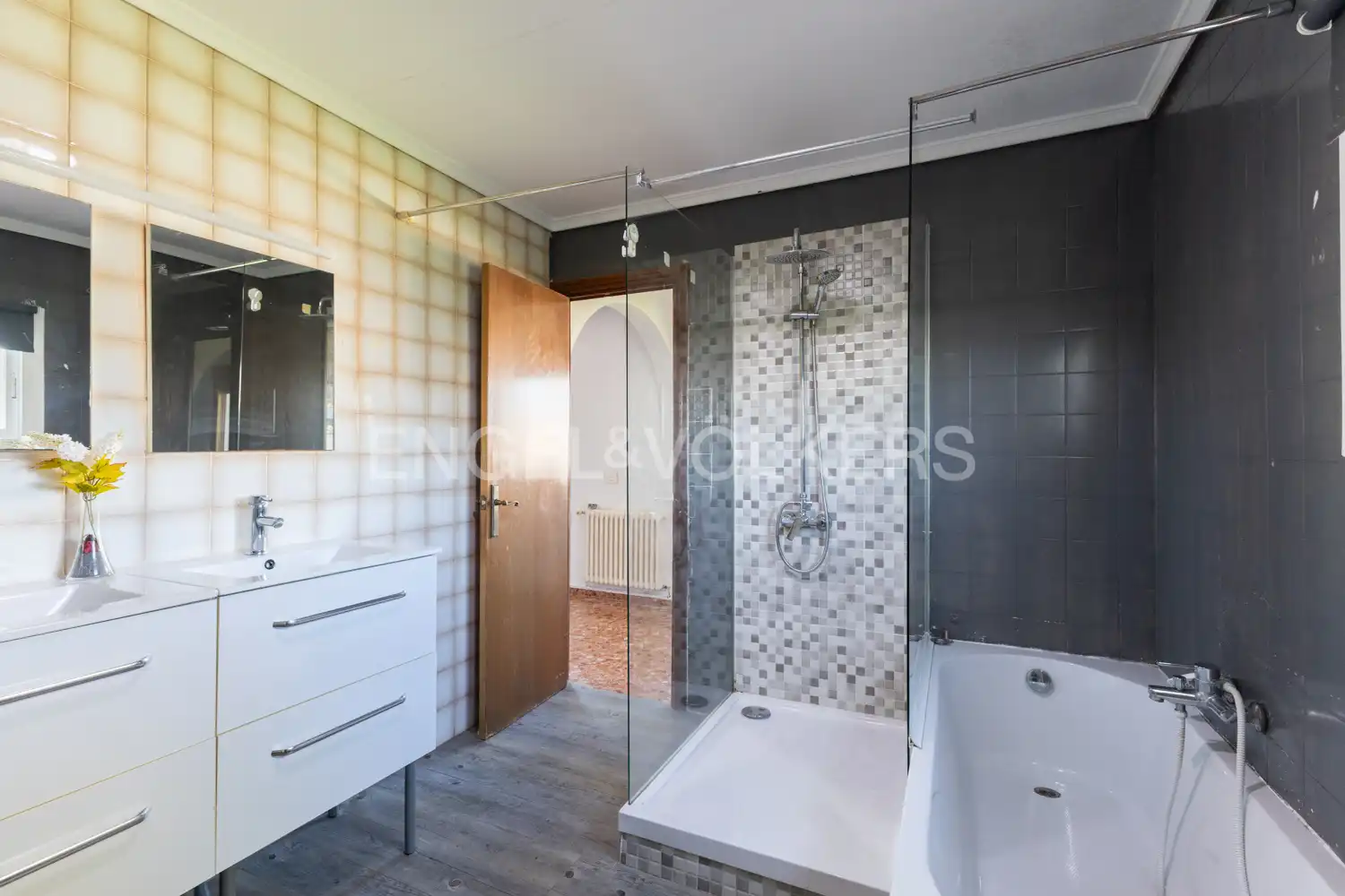 Baño de Casa o chalet en venta en Benicasim / Benicàssim con Aire acondicionado, Calefacción y Jardín privado
