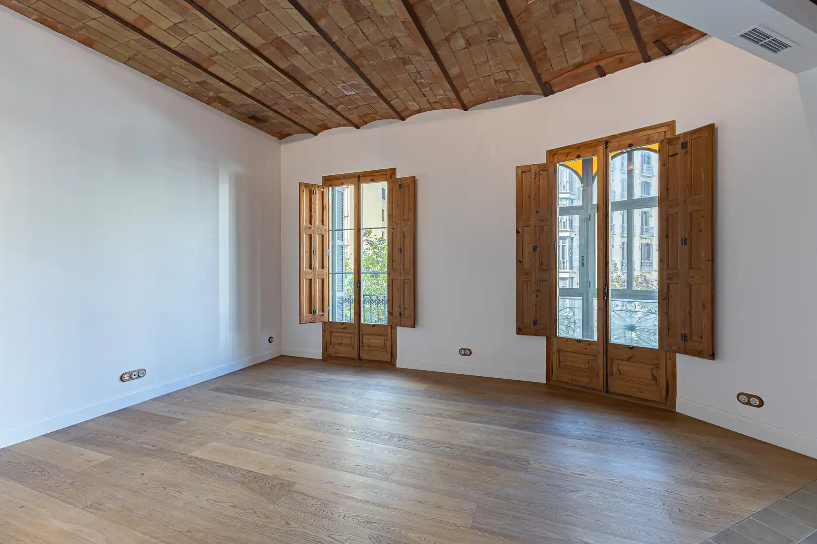 Schlafzimmer von Wohnung zum Verkauf in Barcelona mit Klimaanlage, Heizung und Balkon