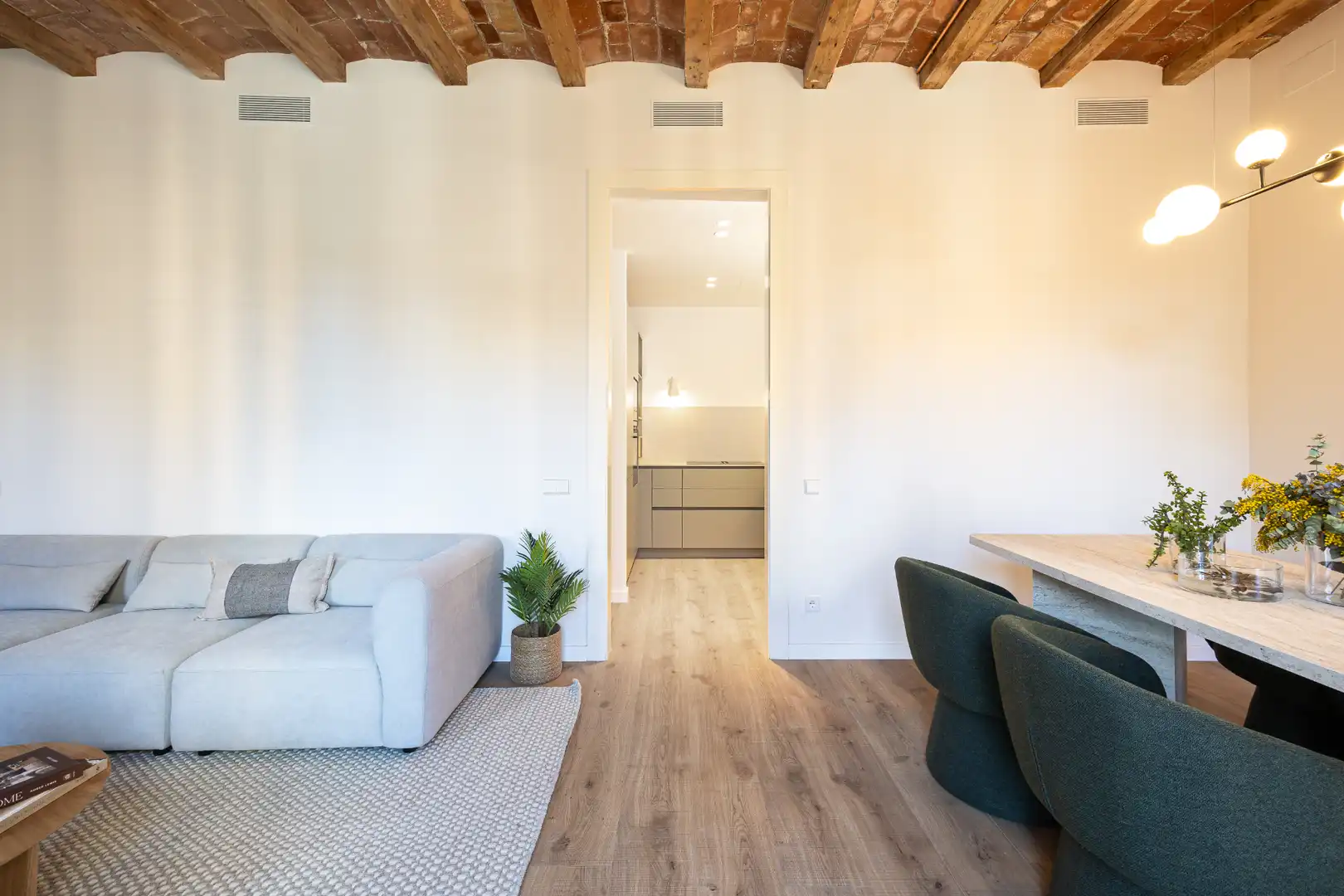 Sala d'estar de Pis en venda en Barcelona amb Aire condicionat, Calefacció i Parquet