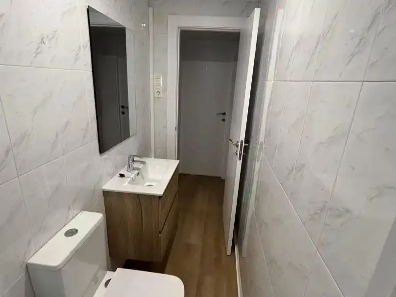 Badezimmer von Wohnung zur Miete in Centro