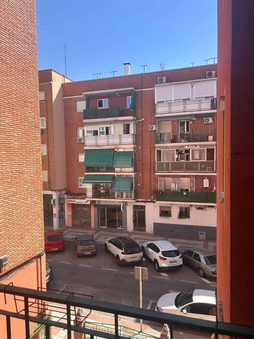 Vista exterior de Pis en venda en Madrid