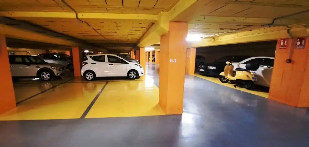 Doppelparkplatz zur Miete in Avinguda del Segre, imagen 7