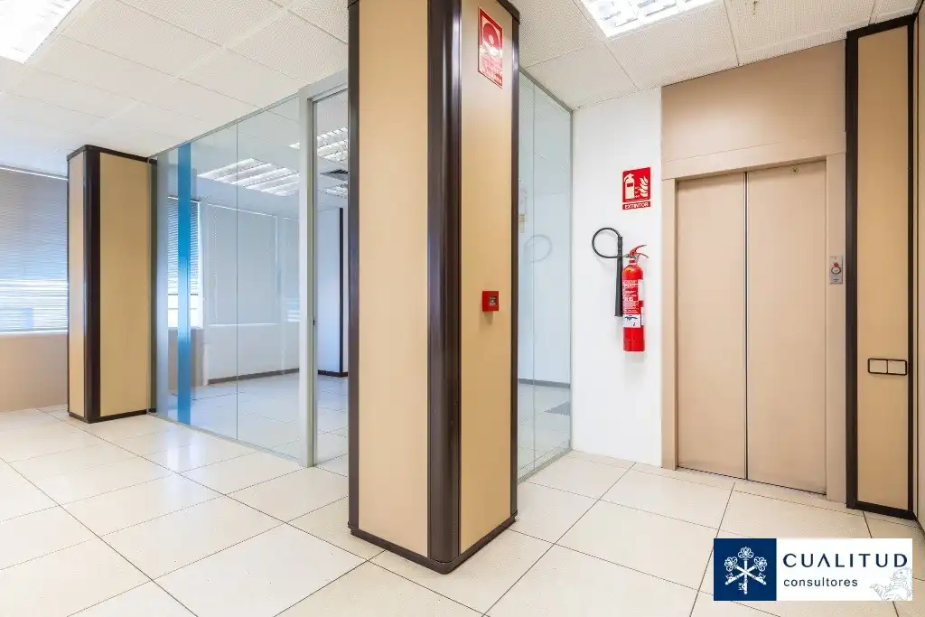 Oficina amb ascensor de lloguer a Este, imagen 41