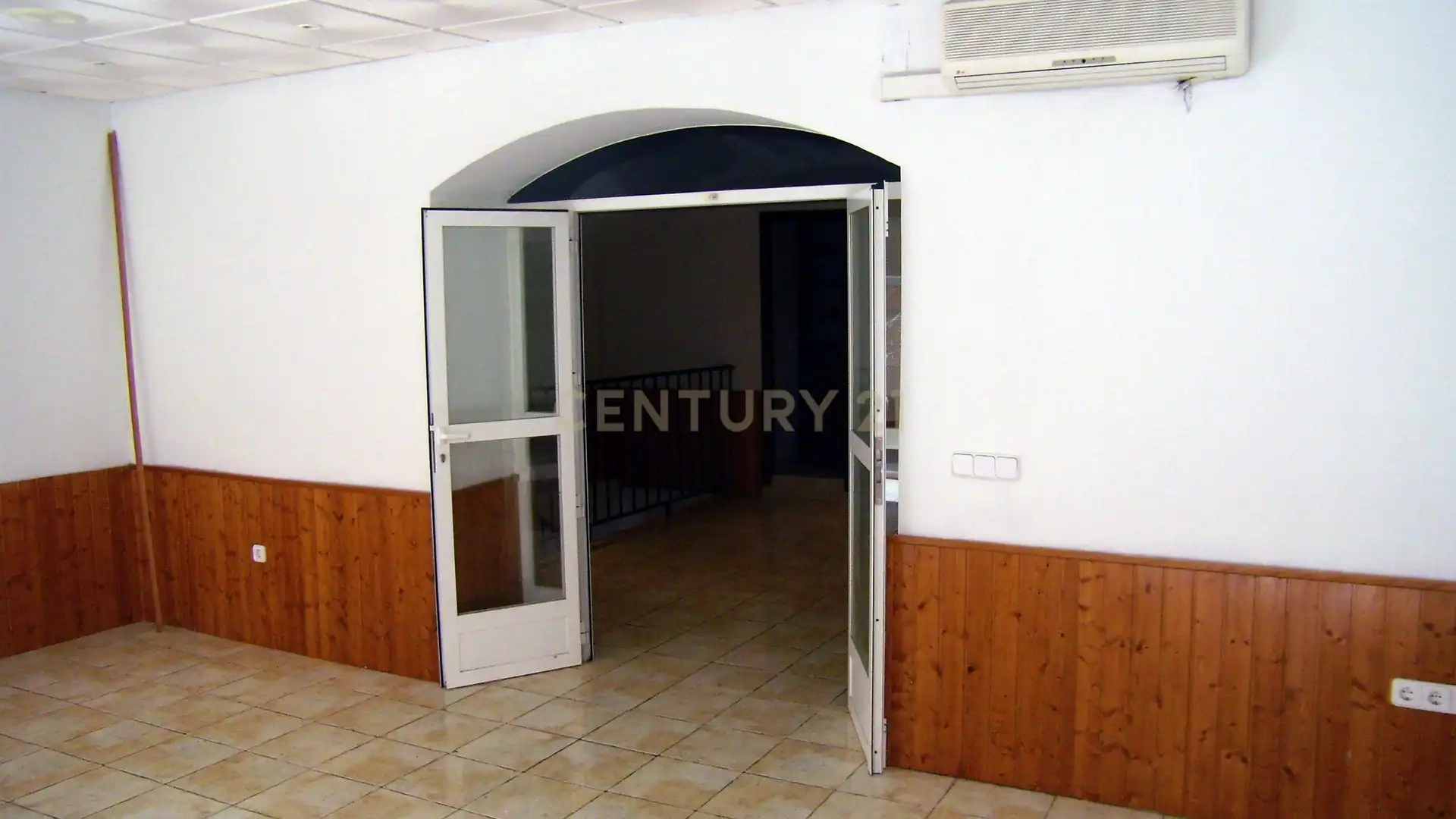 Local en venta en Cáceres Capital con Aire acondicionado y Alarma