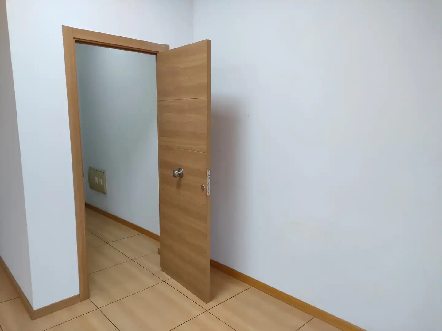 Ufficio in affitto a Periurbano Este - Campiña, imagen 3