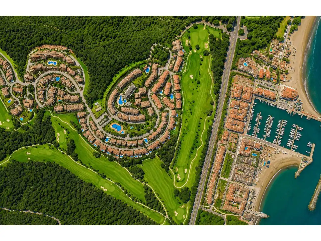 Außenansicht von Wohnung zum Verkauf in Manilva mit Klimaanlage, Terrasse und Möbliert